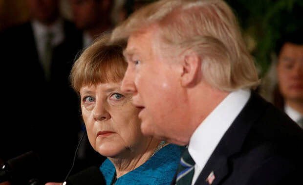 «Бесхребетная дура»: как Трамп оскорблял Меркель и Мэй во время разговоров