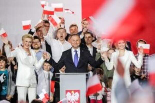 Поддержка идеи вернуть Львов Польше и антироссийская риторика обеспечили Дуде победу на выборах