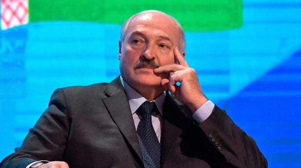 Лукашенко угрожает белорусам последствиями переворота
