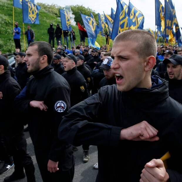 Газета Publico: Украина – тренировочная база для ультраправых со всего мира