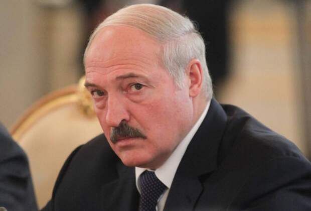 Перед выборами: Лукашенко между молотом и наковальней