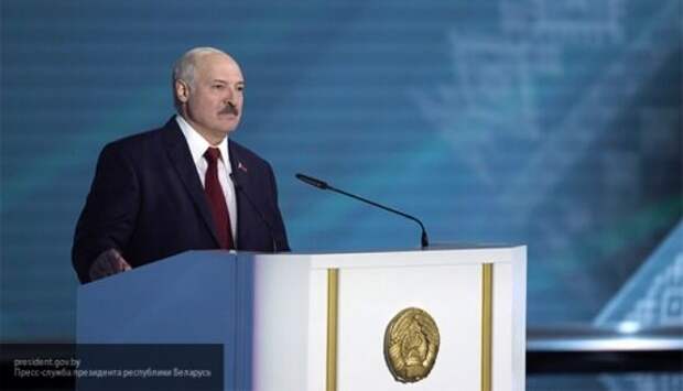 Молчанов: Лукашенко беззащитен перед Западом, когда ссорится с Россией