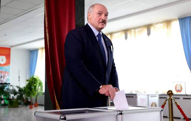 Политолог: Лукашенко все глубже загоняет себя в ловушку, из которой нет вых