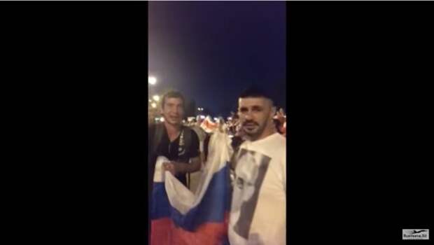 Белорус проверил реакцию на флаг России на митинге против Лукашенко....