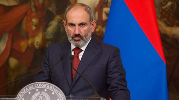 Армения объявила военное положение на фоне ситуации в Карабахе