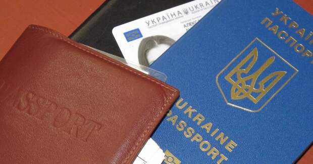 Киеву не удается «декоммунизировать» внутренние паспорта украинцев