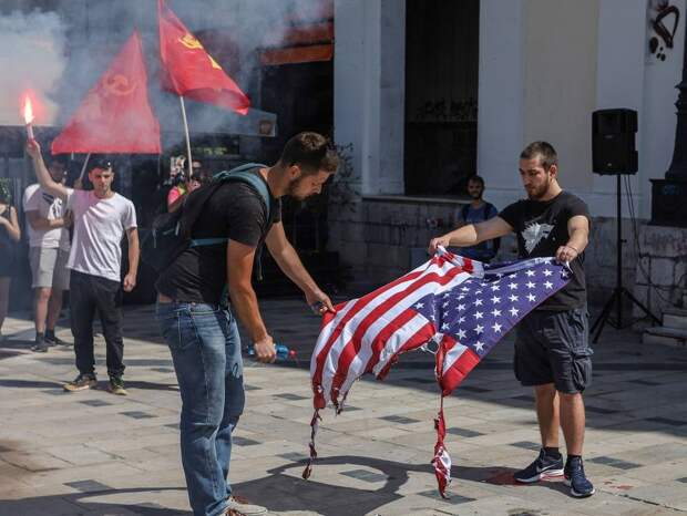 «Золотая молодежь» США участвует в погромах под лозунги коммунистов