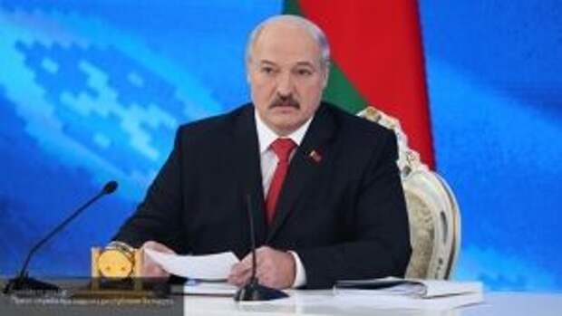 Туск заявил, что Лукашенко хотел объединить Украину с Белоруссией