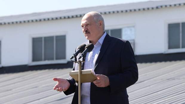 Посол России подарил Лукашенко карты XIX века с намёком
