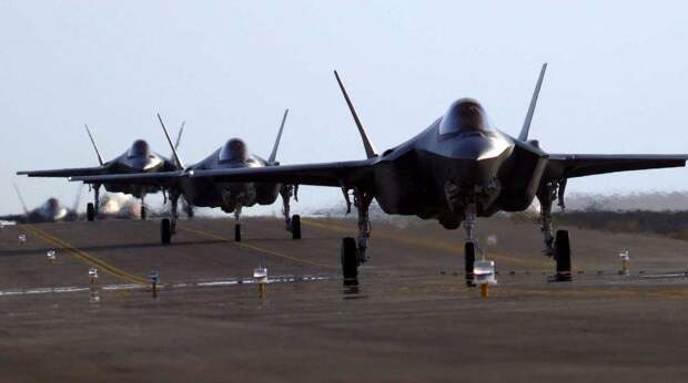 В Америке пригрозили России сотней F-35 на Аляске
