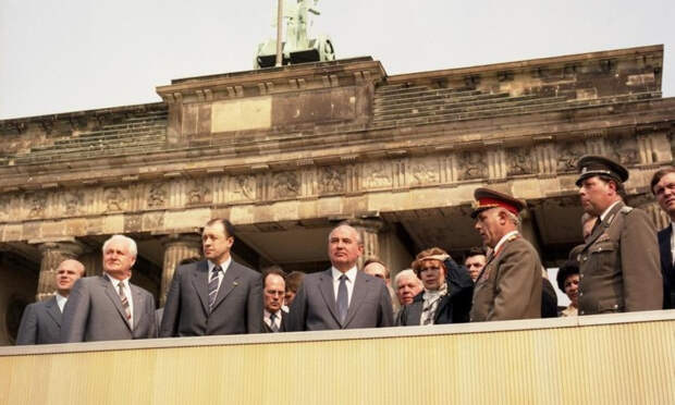Эксперт назвал ошибку Горбачева, позволившего объединиться Германии