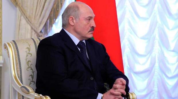 Лукашенко удалось увернуться от санкций ЕС - причину объяснил Макрон