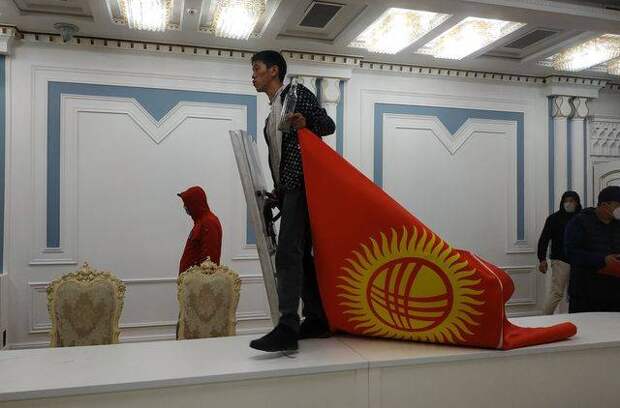 «Живе, Кыргызстан!» — краткая предыстория одного микромайдана