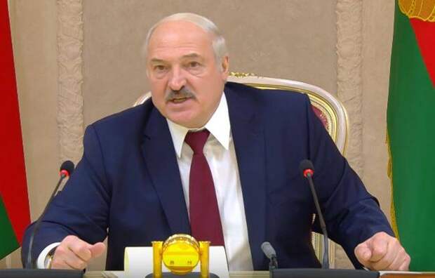 Президент Белоруссии: Бесполезно управлять Лукашенко, меня не за что взять