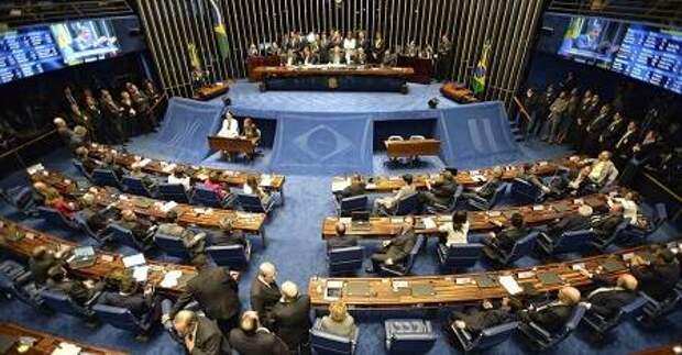 Власти Бразилии задумались над новой конституцией