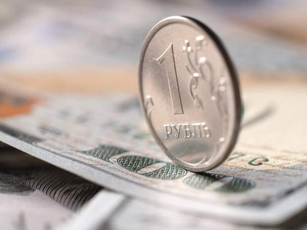 «Совершенно невероятно»: аналитика осадили за прогноз о долларе за 250 рублей