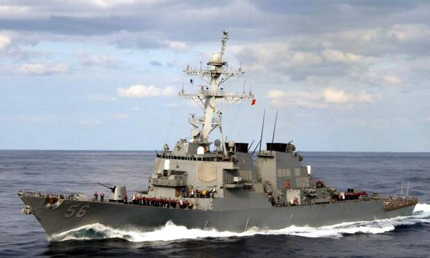 «Американское морское пиратство»: поляков насмешили действия эсминца США в водах России