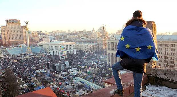 Украина: шин, кастрюль и пустых голов у нас еще много!