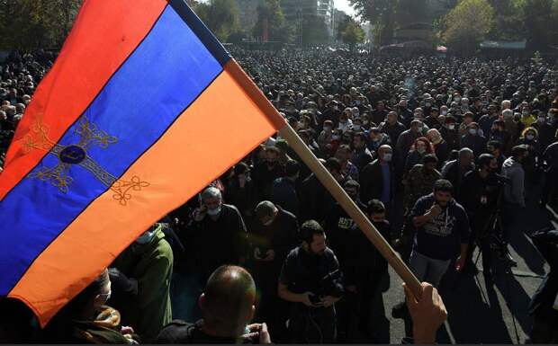 Политический кризис после перемирия в Карабахе и дорожная карта Пашиняна