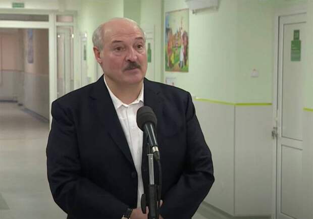 «Везли тоннами оружие через Украину» - Лукашенко о спецоперации в  Белоруссии