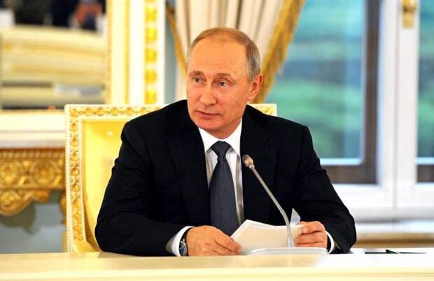 В России появляется «четвертая власть», которую может возглавить Путин