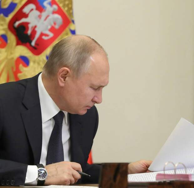 Польская пресса представила три сценария будущего для президента России: сценарий Назарбаева, Ельцина и «советский»