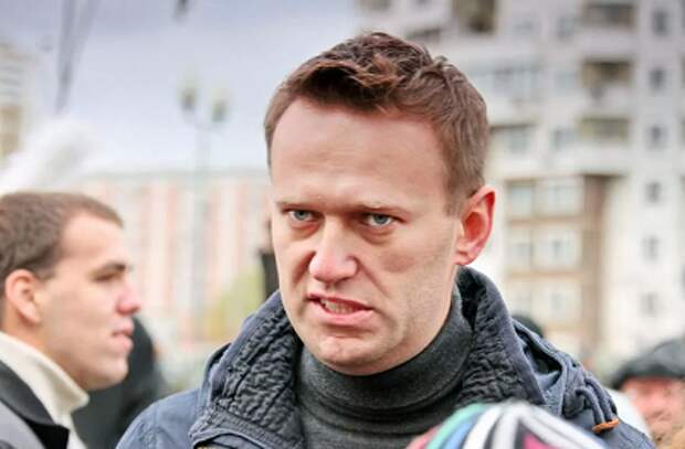 Навальный может быть заочно осужден за госизмену