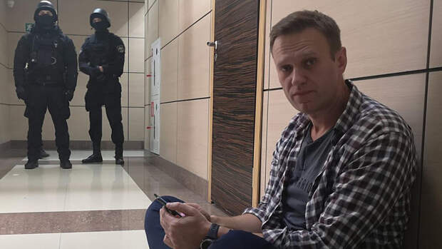 Юрист оценил вероятность ареста Навального по прилете в Москву