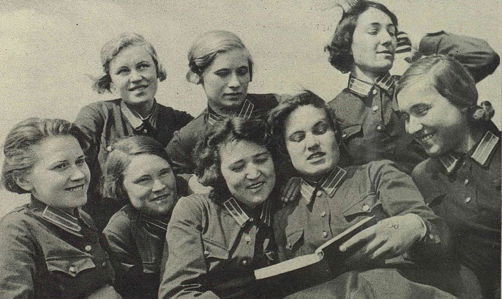 Студентки авиатехникума. «Огонёк», 1938 г.