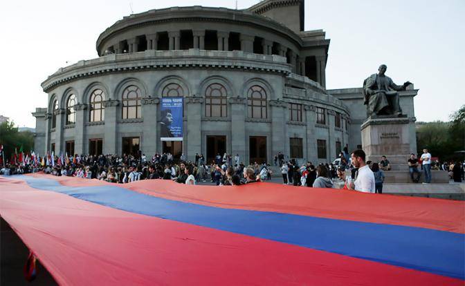 Признав геноцид армян в Османской империи, Байден отрывает Ереван от Москвы