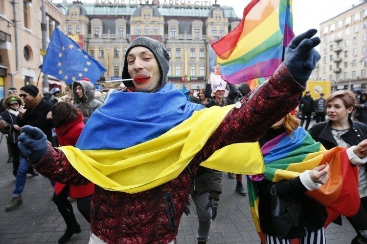 Усилия Киева в содомизации Украины оценены Западом