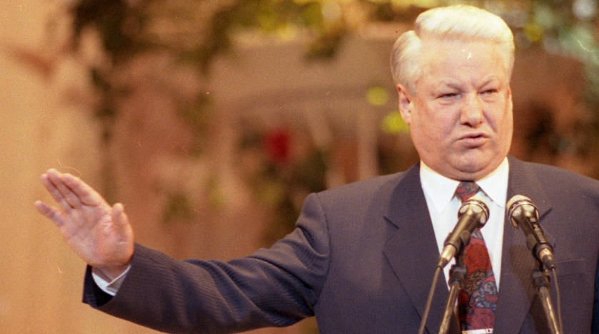 Зачем Ельцин использовал иностранных консультантов