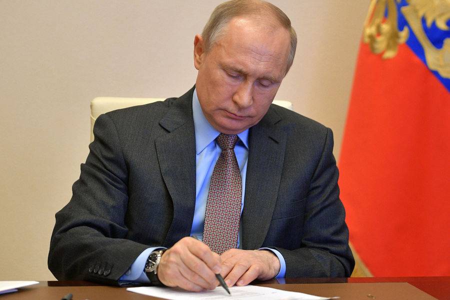 Держит руку на пульсе: эксперты об итогах совещания Путина с правительством