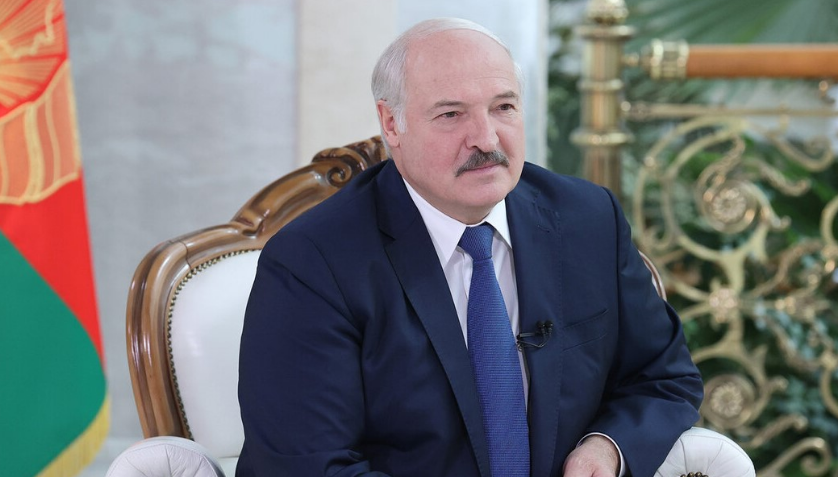 Лукашенко должен обезопасить Белоруссию от резкой смены политического курса